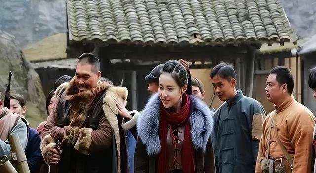 女土匪发家致富电影大全，揭秘经典与现代的财富故事
